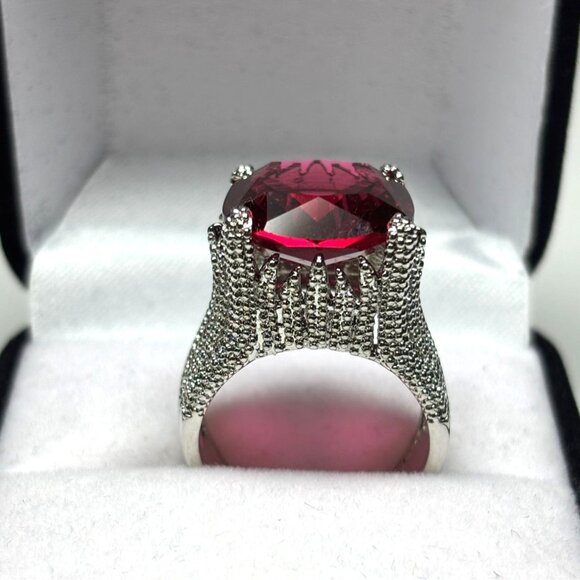 Sterling Silver Ring With Large Red Gemstone & Intricate Band Design  7 - Picture 1 of 3